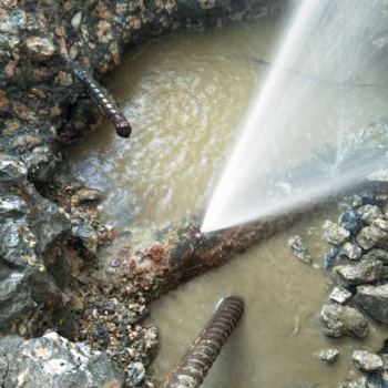 珠海樓層發生客廳滲水，不用水的情況下水表轉動漏水檢測維修服務