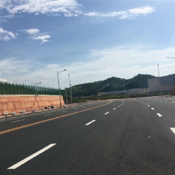 廣西道路標線公司團隊施工