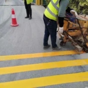 廣州緯鄴承接小區(qū)道路標線 停車位劃線 地下停車場施工 標志牌安裝