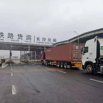 青島到濰坊集裝箱鐵路箱車隊