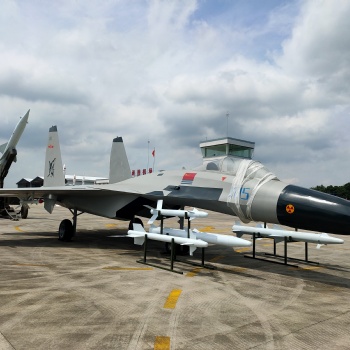 山東臨沂大型仿真飛機模型 國防教育基地軍事模型出售出租