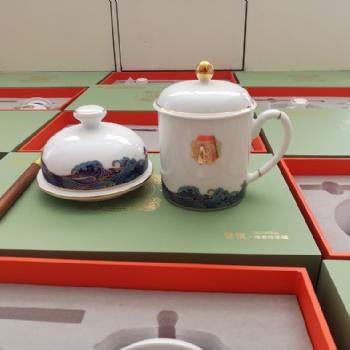 饋贈(zèng)高端客戶禮品杯子，企業(yè)文化禮品茶杯定制案例